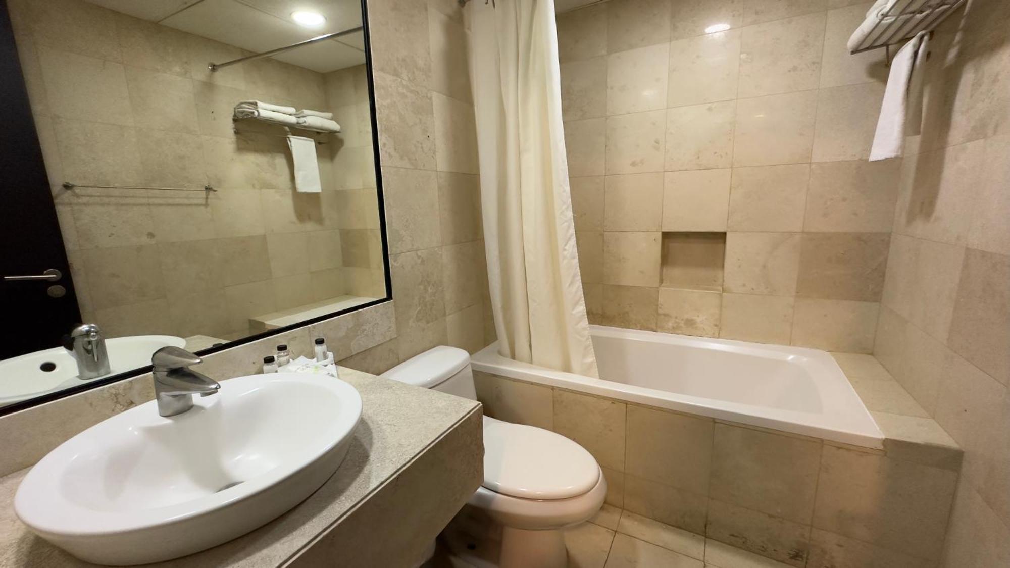 Suites Giorgio Kota Meksiko Bagian luar foto
