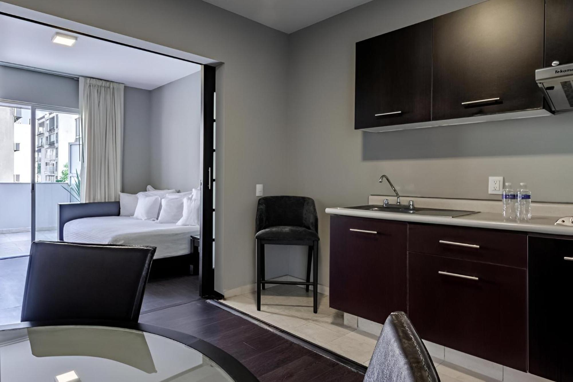 Suites Giorgio Kota Meksiko Bagian luar foto