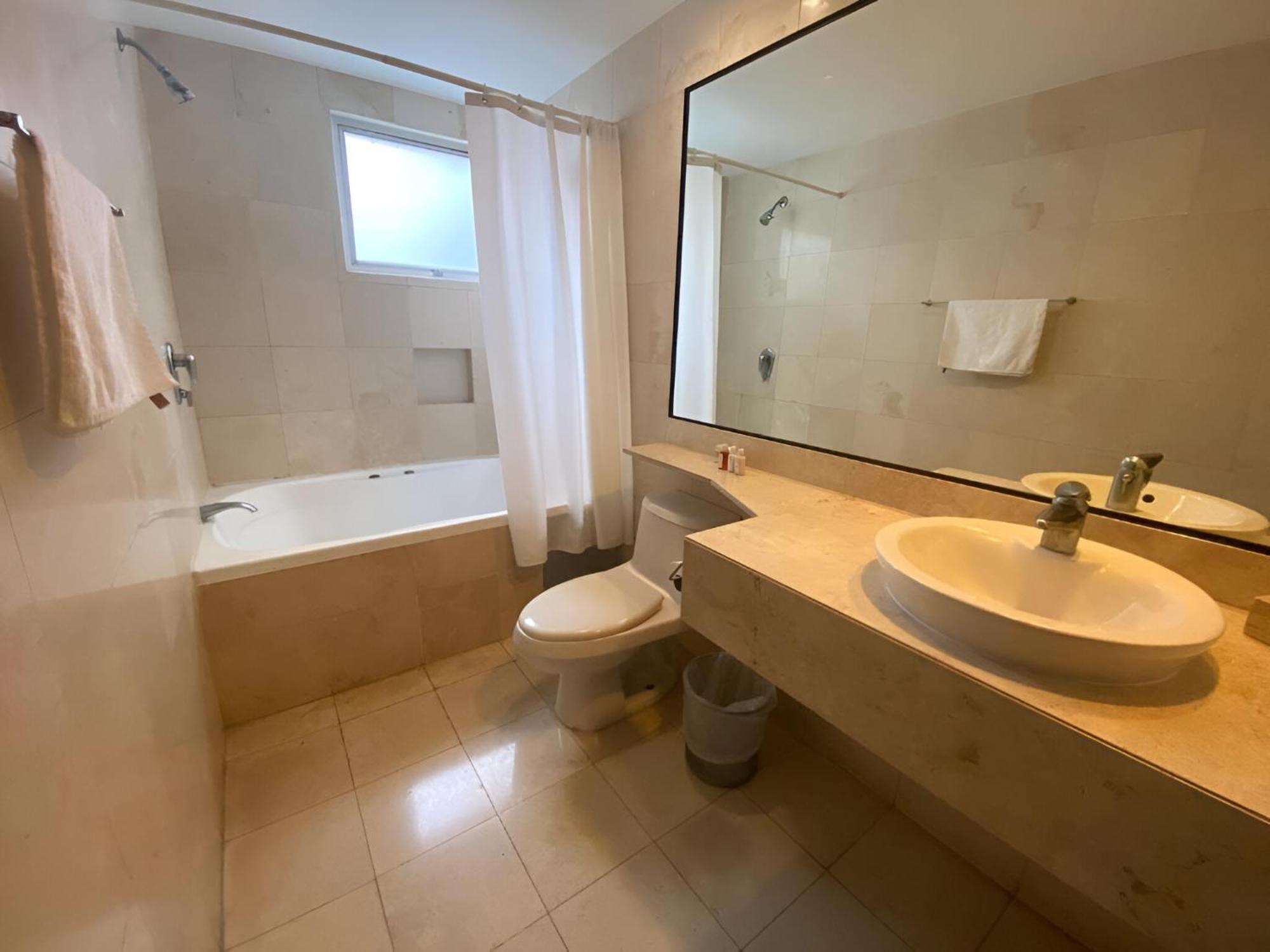 Suites Giorgio Kota Meksiko Bagian luar foto